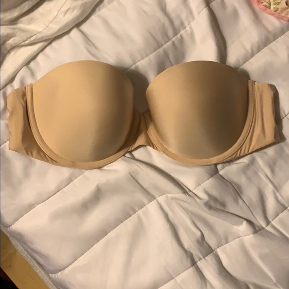 Victoria’s Secret strapless bra - great condition!